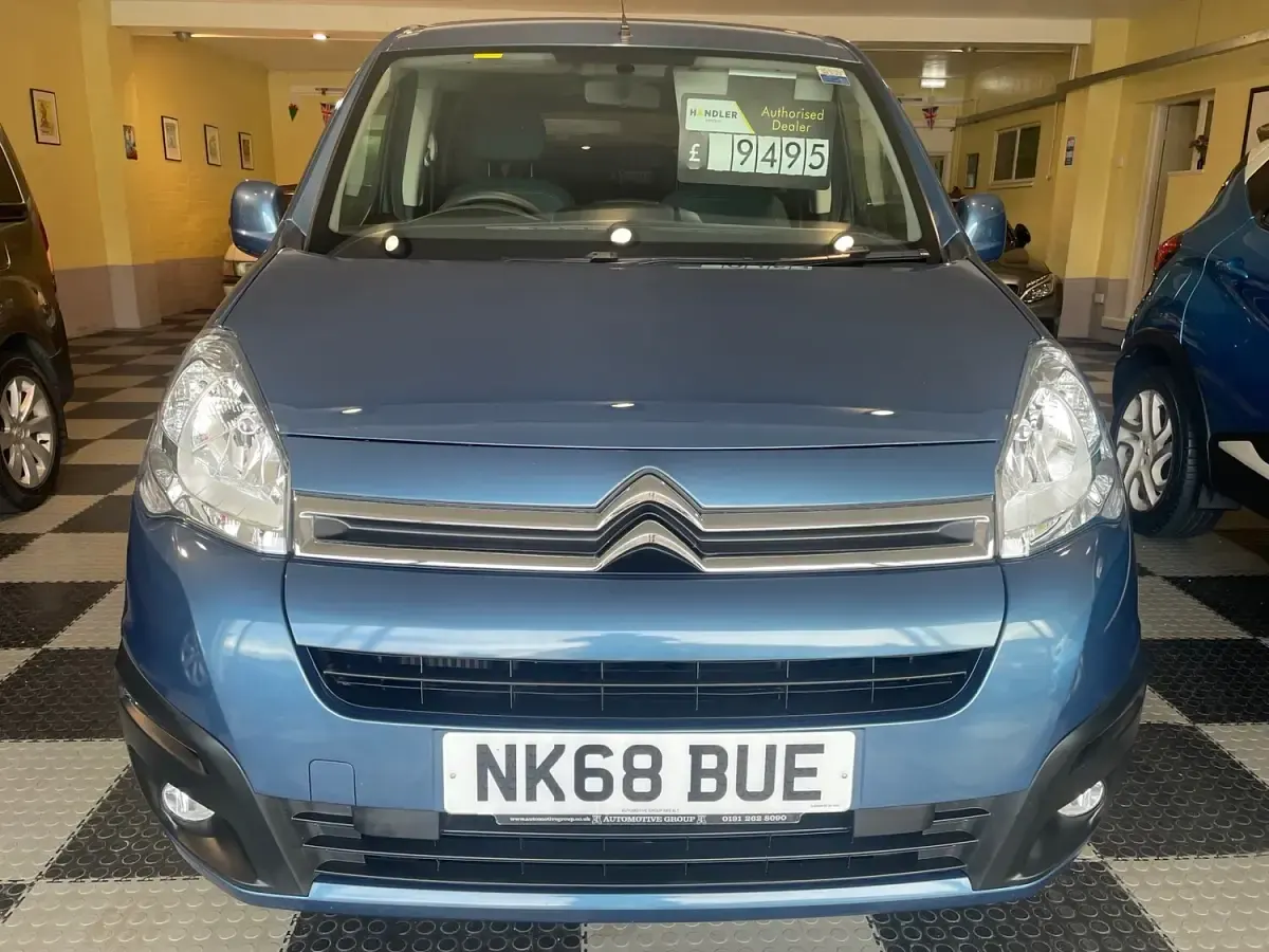 Used Citroën Berlingo Feel 100 HP (73 kW) 2018 Blue MPV
