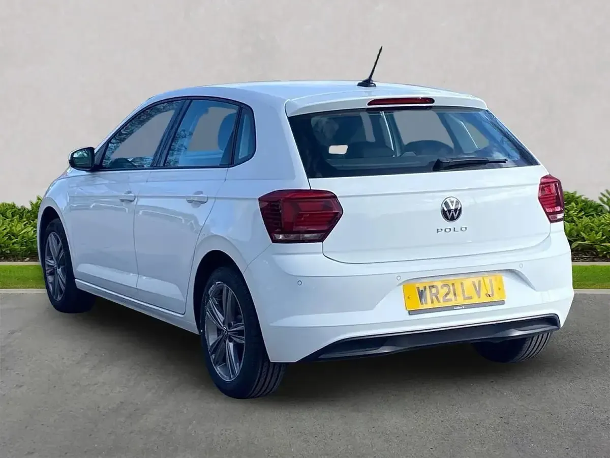 Used VW Polo SEL 110 HP (80 kW) 2021 White Hatchback