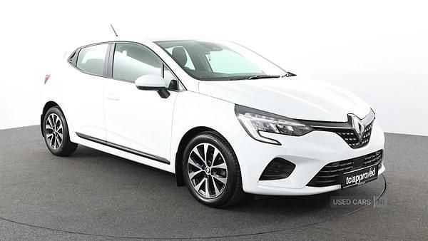 Used Renault Clio V Iconic 90 HP (66 kW) 2022 White Hatchback