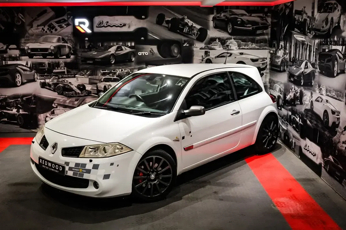 Used Renault Mégane 230 HP (169 kW) 2008 White Hatchback