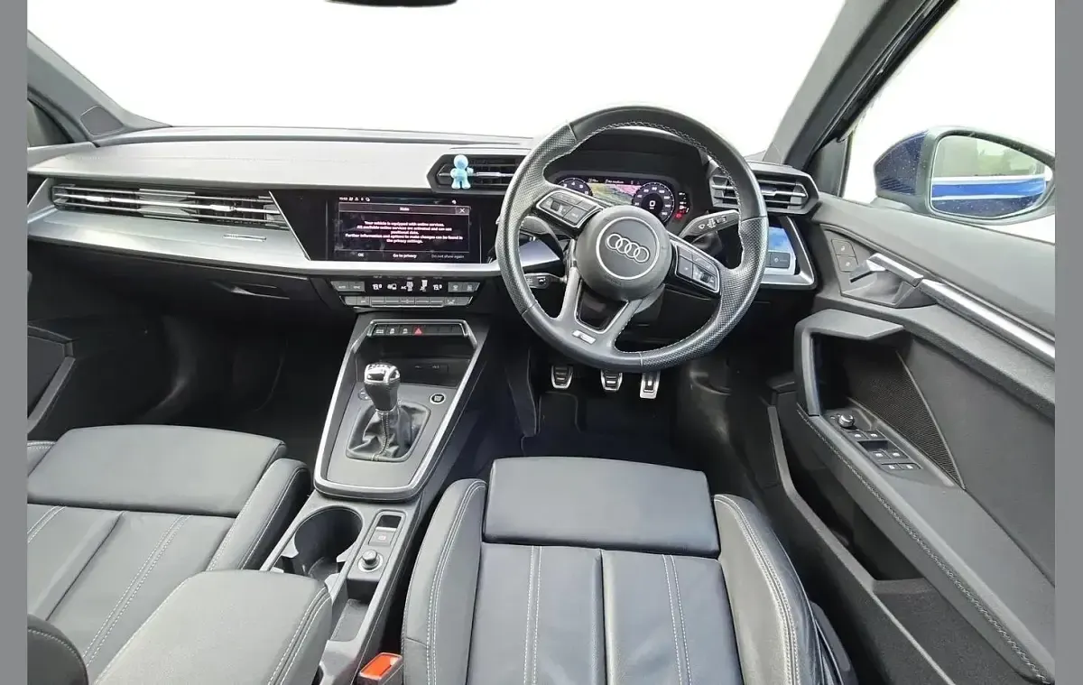 Używany Audi A3 S-Line 147 KM (108 kW) 2023 Niebieski Sedan/Limuzyna