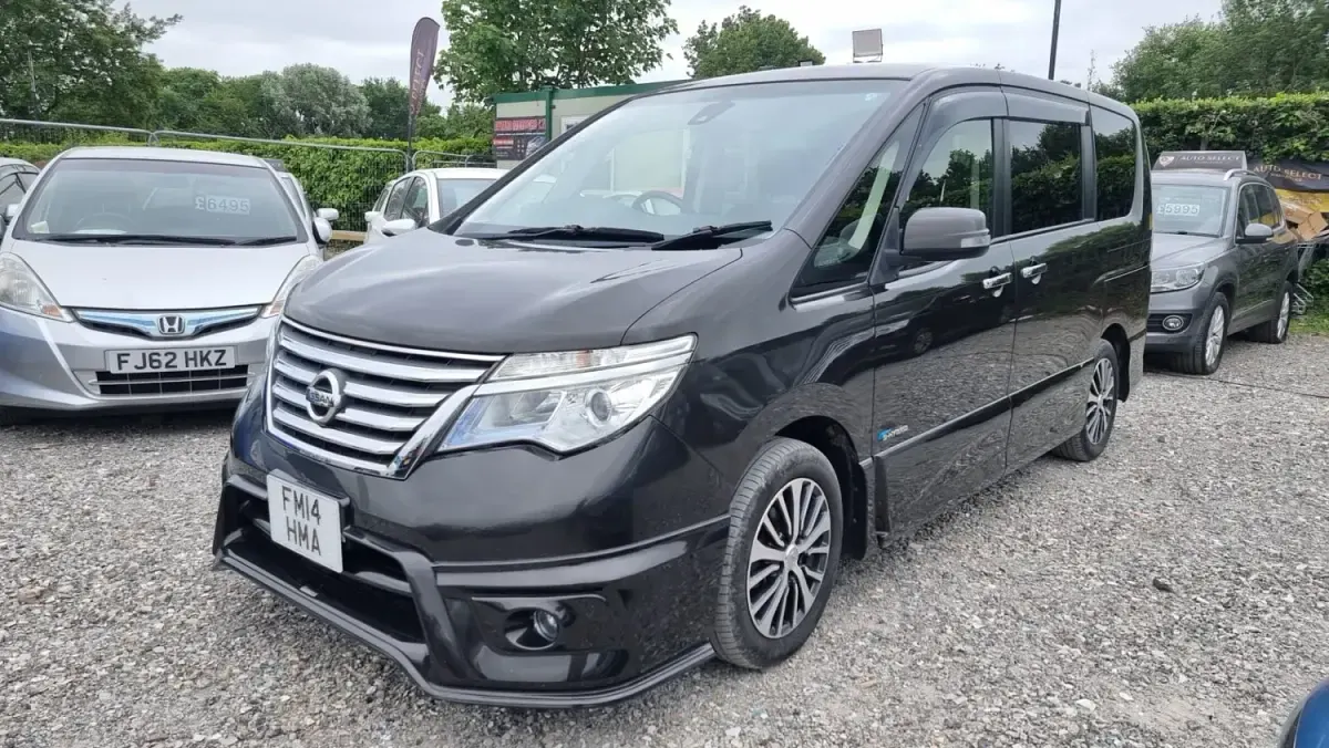 Begagnad Nissan Serena 2014 Brun Minibuss