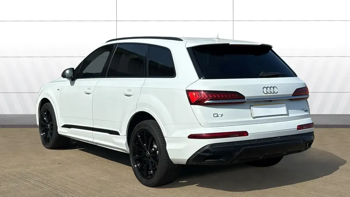 Used Audi Q7 Black Edition 286 HP (210 kW) 2021 White SUV