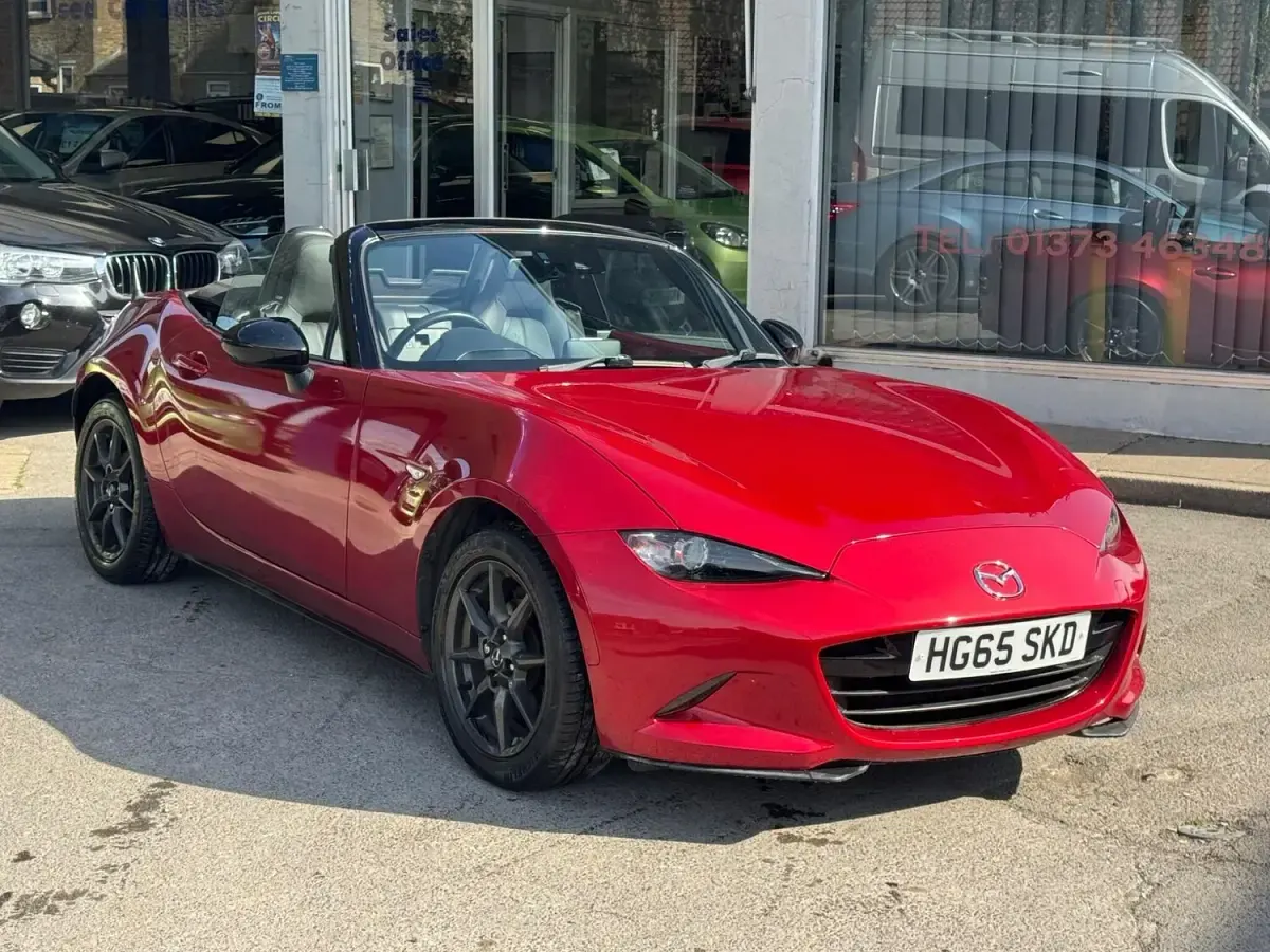 Used Mazda MX5 Inclusive 131 HP (96 kW) 2016 Red Cabriolet