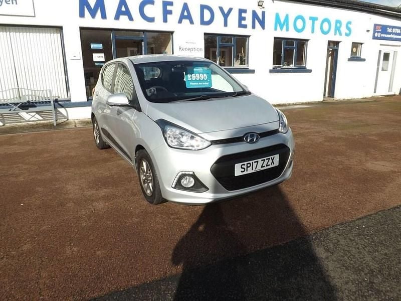 Silver Used 2017 Hyundai i10 Premium Hatchback | £6,995 (Good price) - Image 1/4