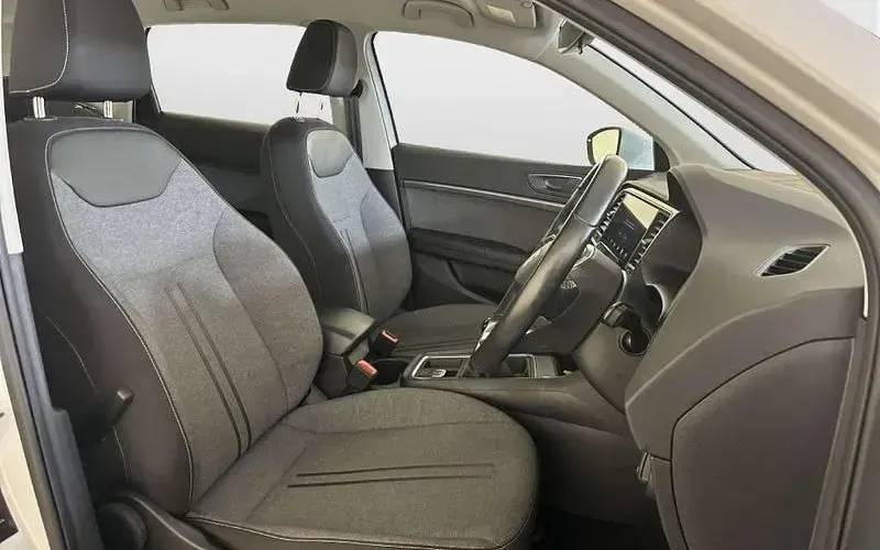 Used Seat Ateca SE Technology 110 HP (80 kW) 2023 White SUV
