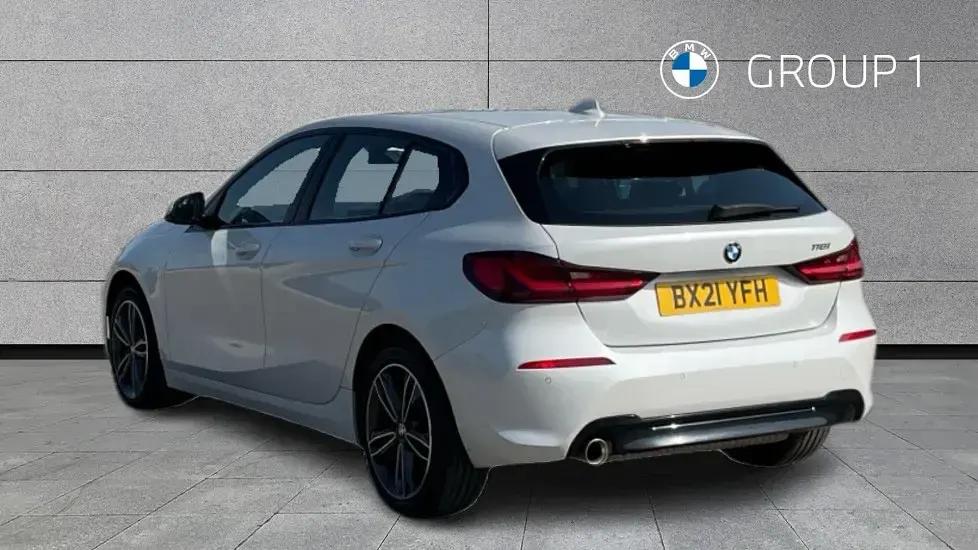 Used BMW 118 Sport Line 134 HP (98 kW) 2021 White Hatchback