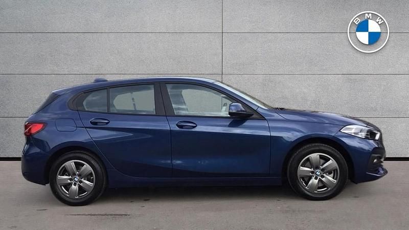 Used BMW 118 Sport Line 134 HP (98 kW) 2023 Blue Hatchback