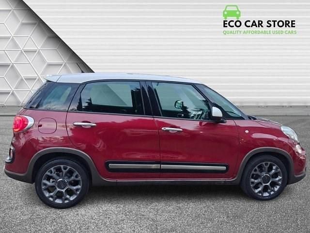 Used Fiat 500L Trekking 105 HP (77 kW) 2014 Red/white MPV