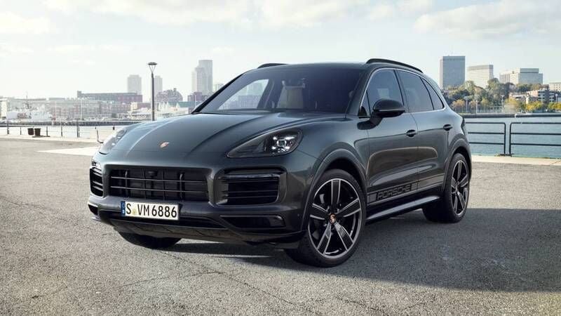 Chromite black metallic Used 2022 Porsche Cayenne Platinum Edition SUV | £64,990 (Fair price) - Image 1/4