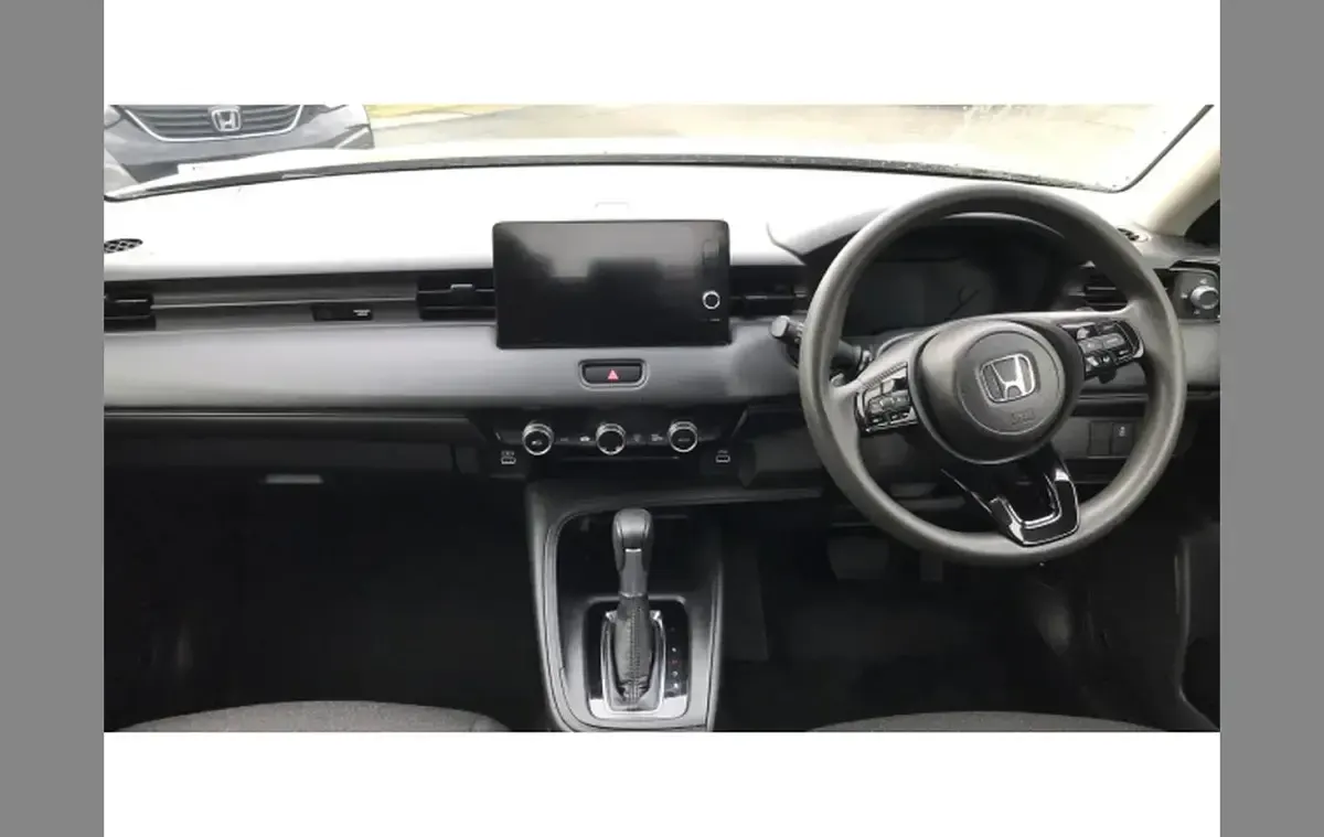 Used Honda HR-V Elegance 131 HP (96 kW) 2023 Beige SUV