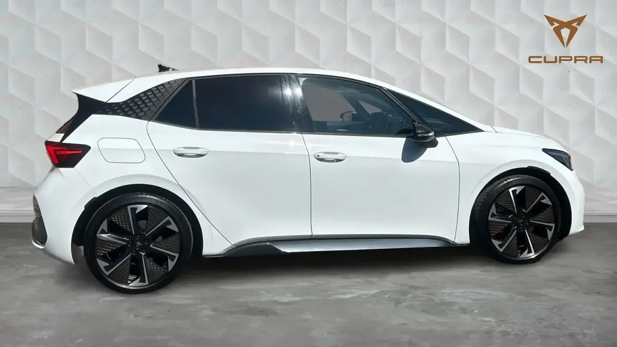 Used Cupra Born e-Boost 169 kW (231 HP) 2025 White Hatchback
