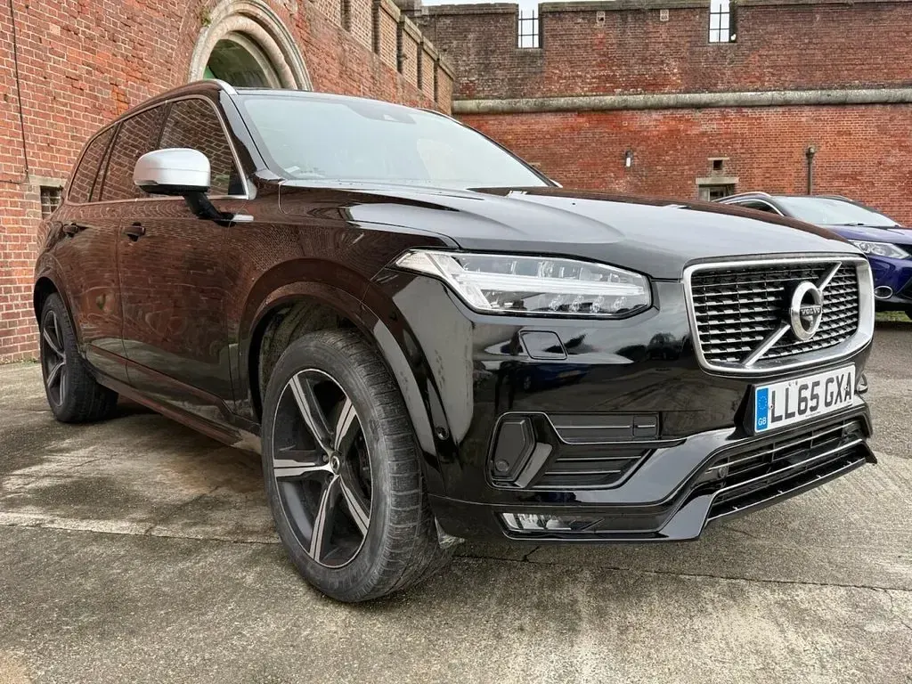 Used Volvo XC90 R-Design 225 HP (165 kW) 2015 Black SUV