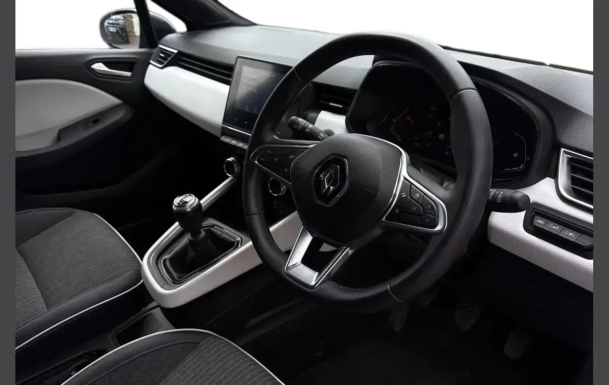 Used Renault Clio Techno 90 HP (66 kW) 2023 Blue Hatchback