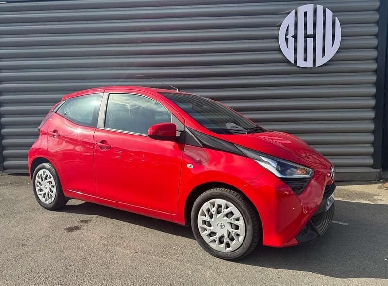 Red Used 2020 Toyota Aygo X-play Hatchback | £7,700 (Good price) - Image 1/4
