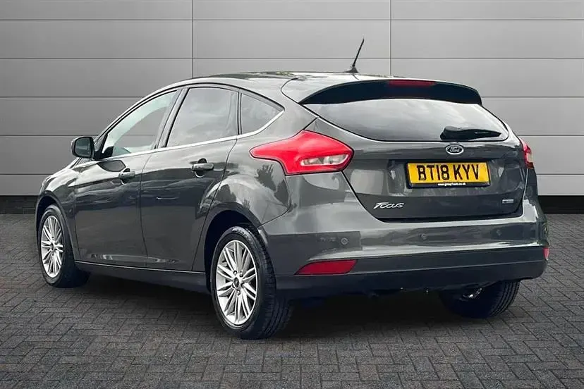 Used Ford Focus Zetec 125 HP (91 kW) 2018 Grey Hatchback