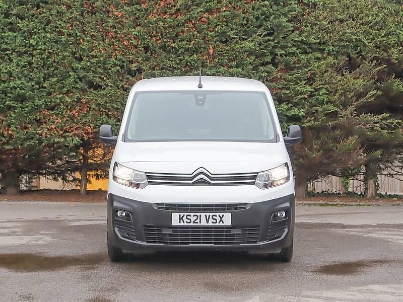 Used Citroën Berlingo 100 HP (73 kW) 2021 White MPV