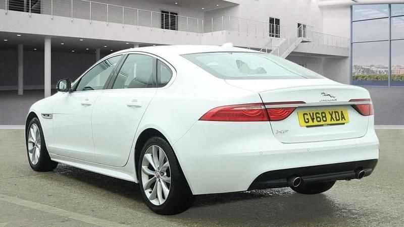 Used Jaguar XF R-Sport 250 HP (183 kW) 2019 White Sedan