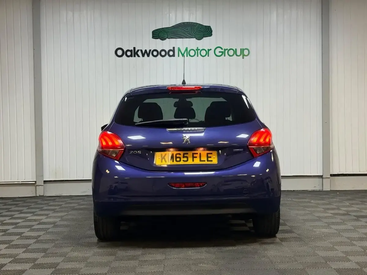 Used Peugeot 208 Allure 100 HP (73 kW) 2015 Blue Hatchback