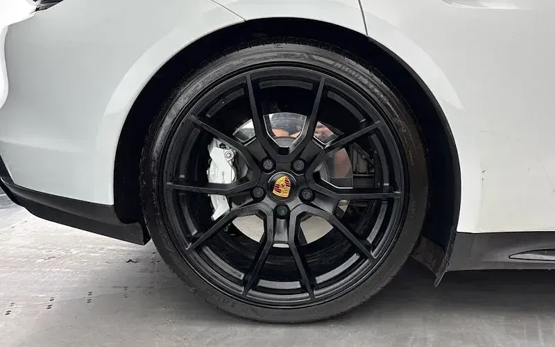 Used Porsche Taycan Performance Package 439 kW (598 HP) 2023 White Sedan