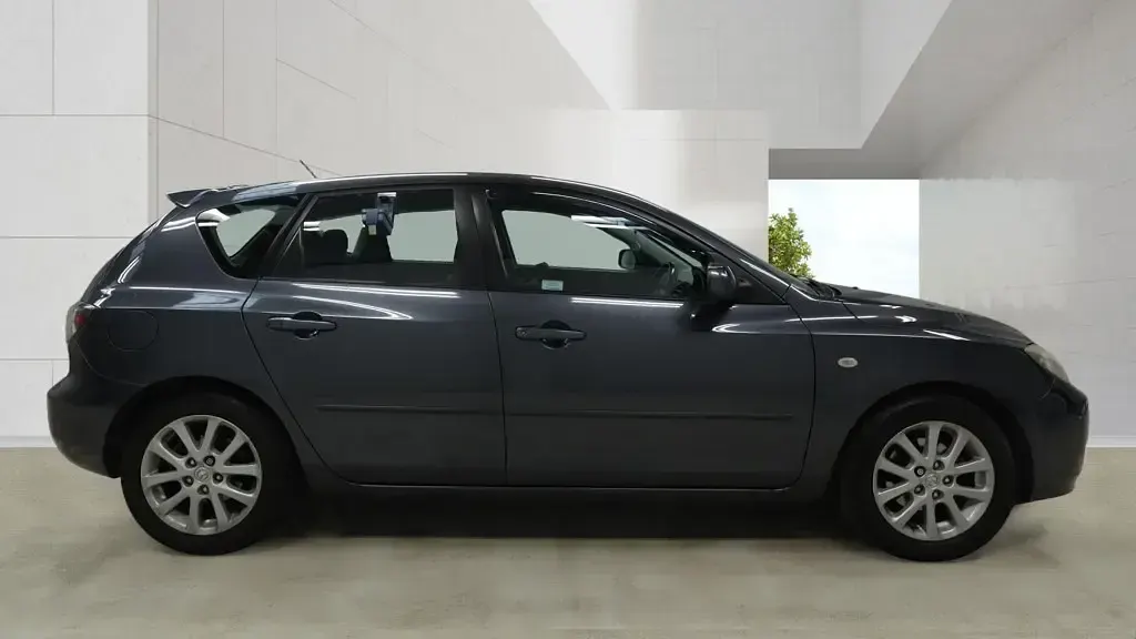 Used Mazda 3 Takara 105 HP (77 kW) 2009 Grey Hatchback