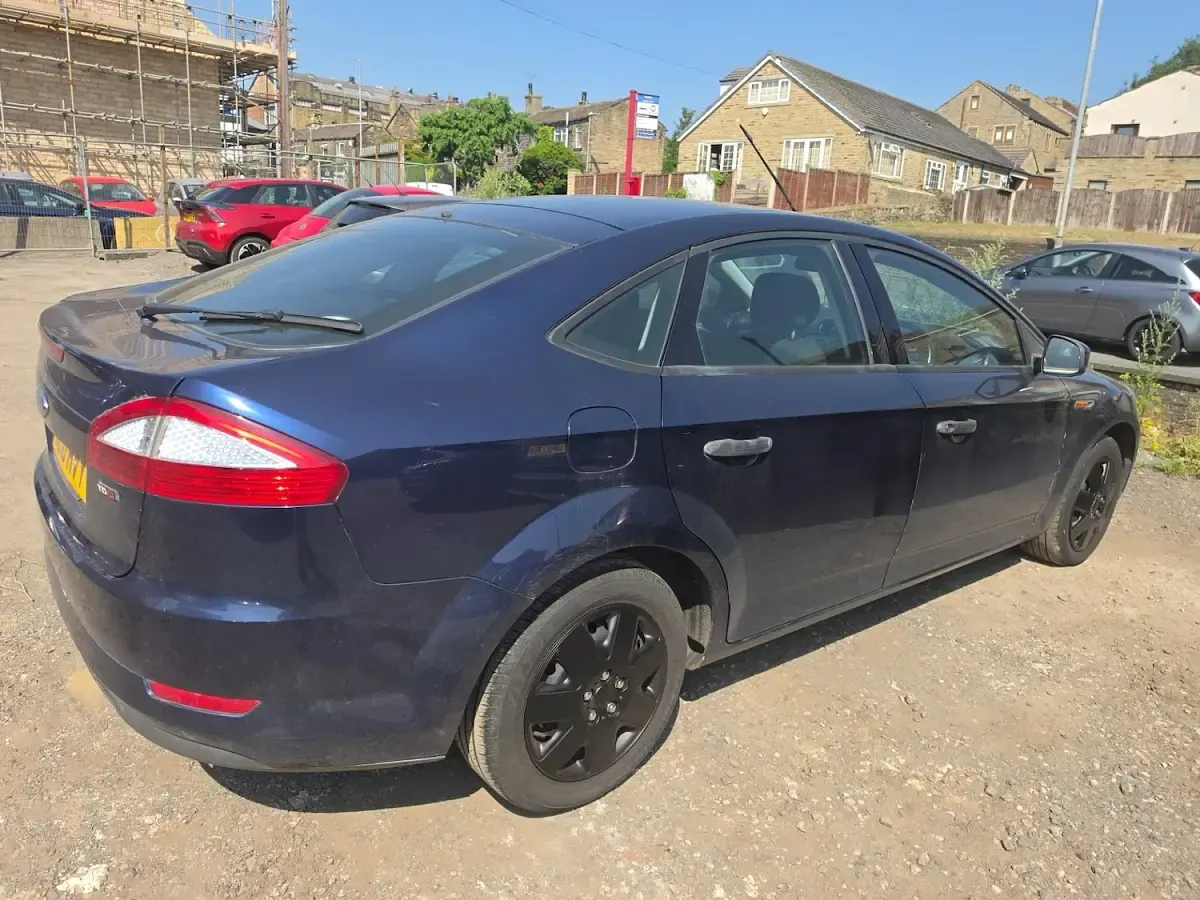 Used Ford Mondeo 2010 Blue Hatchback