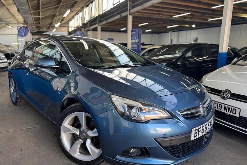 Used Vauxhall Astra GTC SRi 140 HP (102 kW) 2017 Coupe