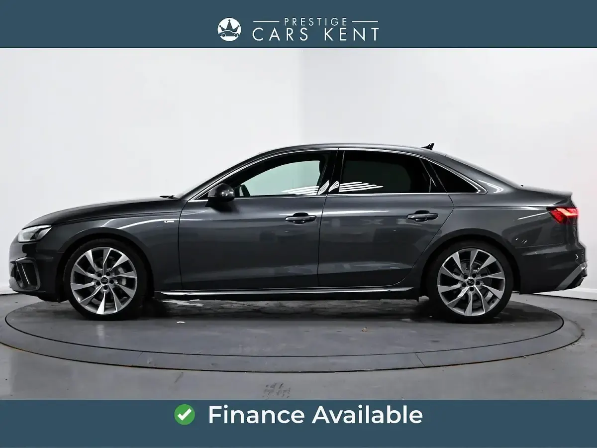 Begagnad Audi A4 S-Line 204 HK (150 kW) 2024 Grå Sedan
