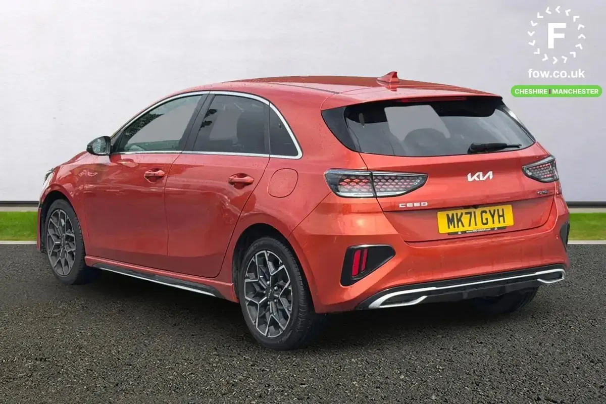 Käytetty Kia Ceed GT-Line 158 HP (116 kW) 2021 Oranssi Viistoperä