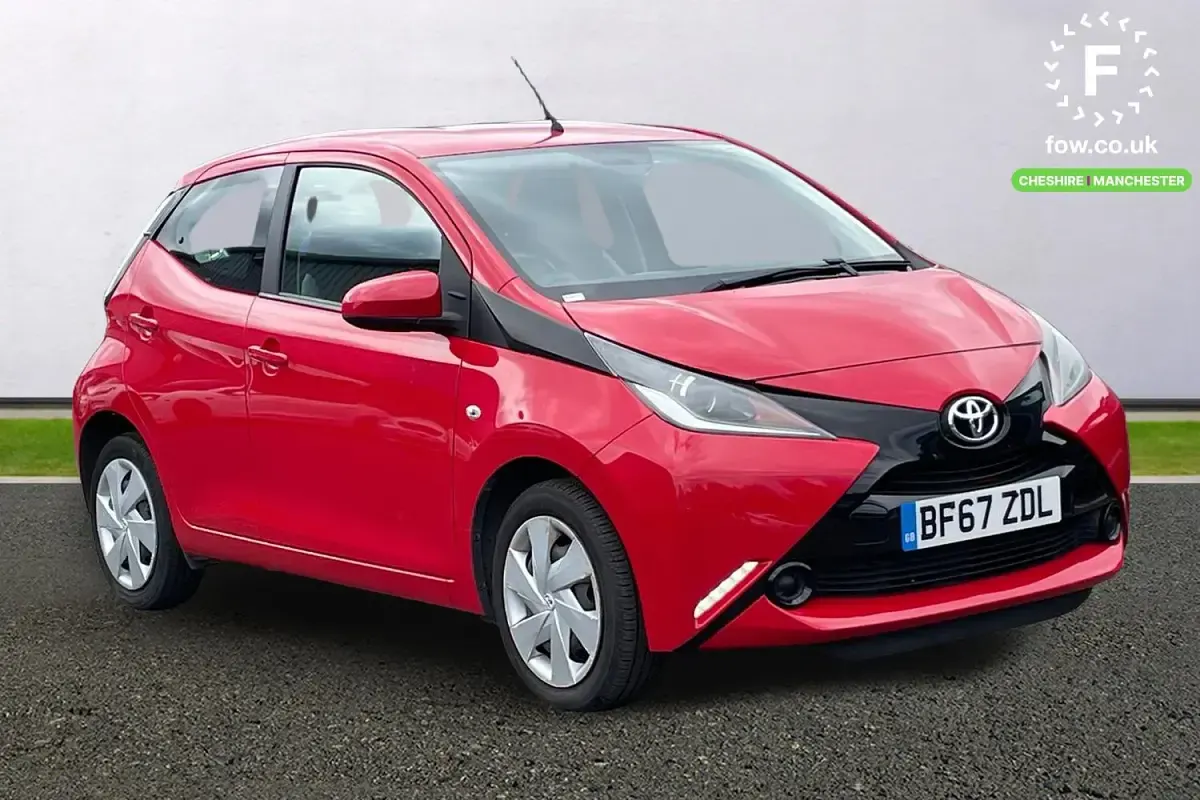 Used Toyota Aygo X-play 69 HP (50 kW) 2017 Hatchback