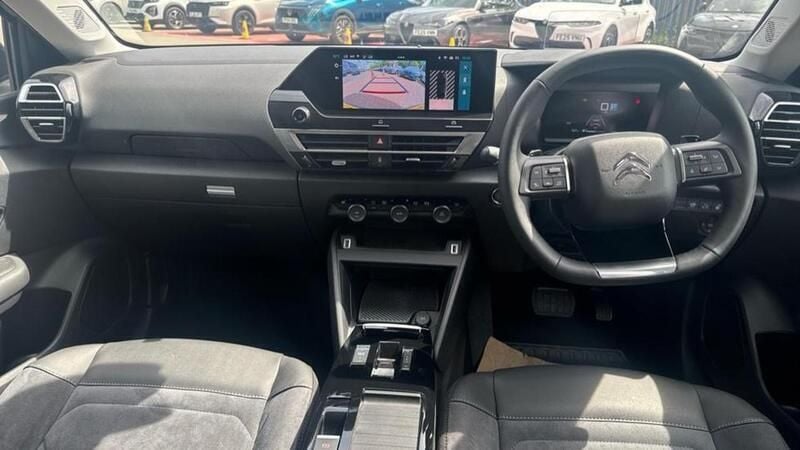 White Used 2024 Citroën C4 PureTech SUV | £17,917 (Fair price) - Image 1/4