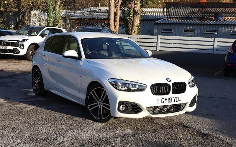 Used 2019 BMW 118 Efficient Dynamics Hatchback | £14,249 (Fair price) - Image 1/4
