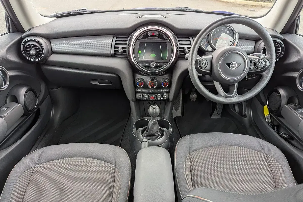 Usado Mini Cooper Classic 134 CV (98 kW) 2020 Azul Utilitario