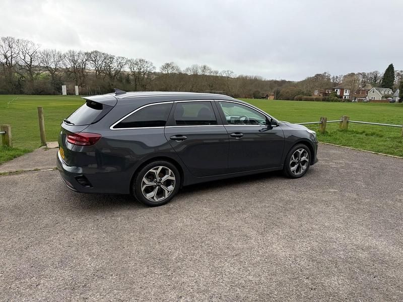 Used Kia Ceed Sportswagon 114 HP (83 kW) 2019 Grey Estate