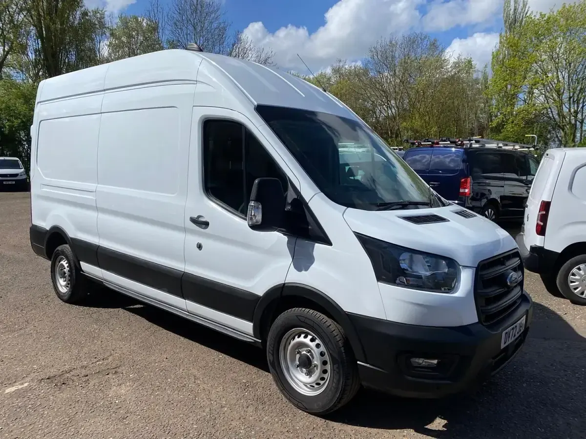Usado Ford Transit 130 HP (95 kW) 2022 Branco Van
