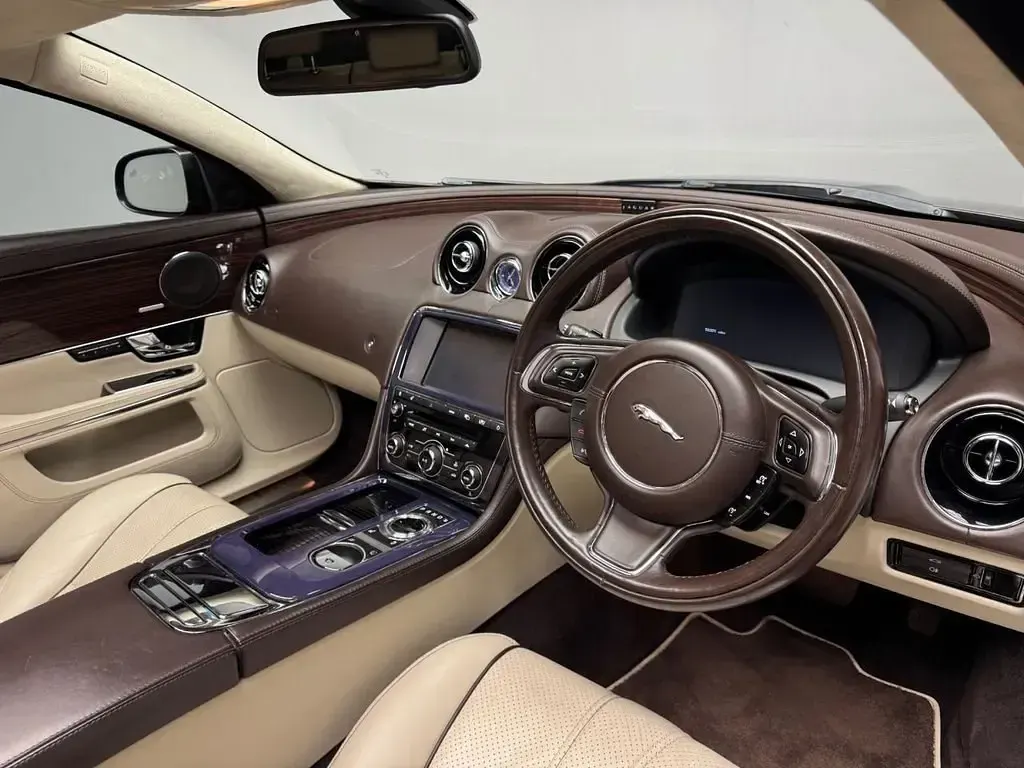 Usado Jaguar XJ Portfolio 2011 Preto Sedan