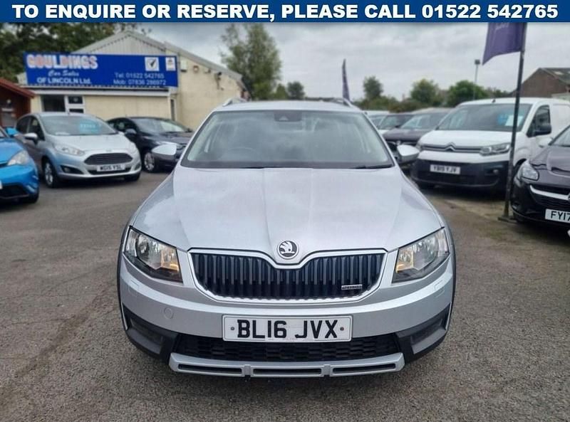 Used Skoda Octavia Scout 4x4 184 HP (135 kW) 2016 Silver Estate