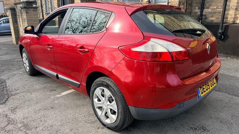 Used Renault Mégane III Expression 2009 Red Hatchback