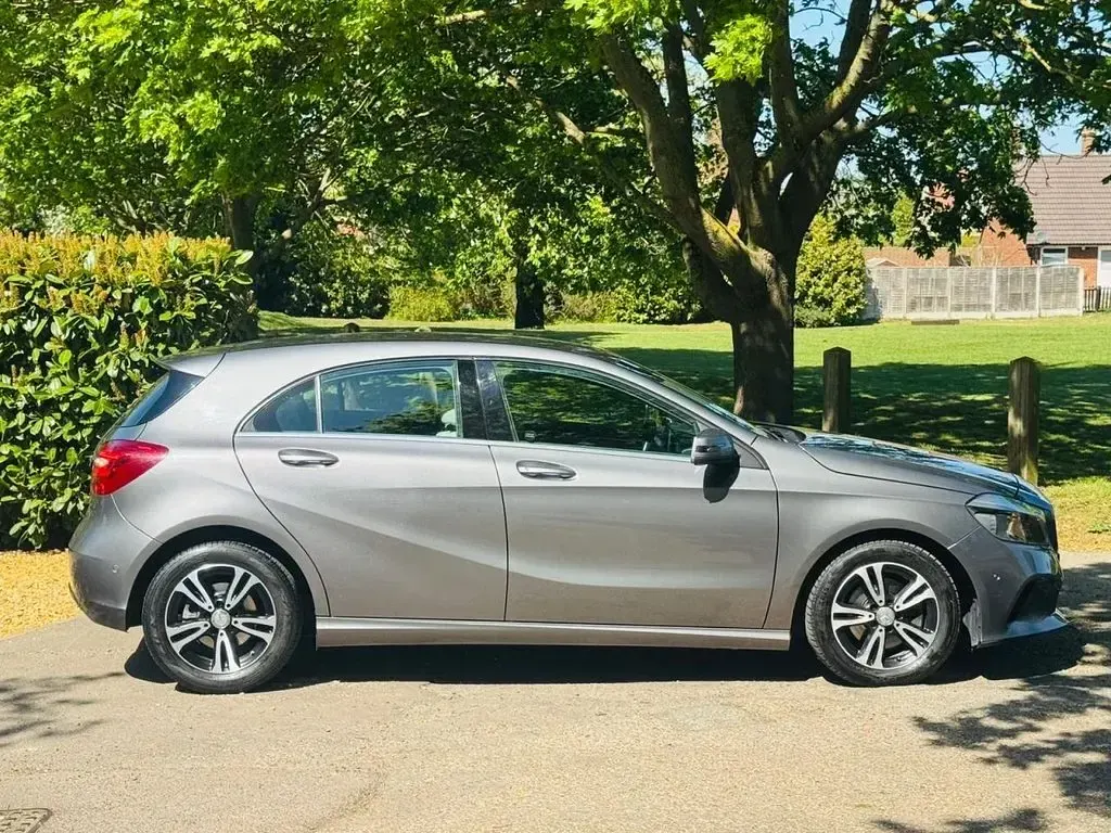 Used Mercedes A180 Executive 122 HP (89 kW) 2015 Grey Hatchback