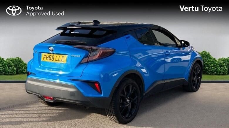 Used Toyota C-HR 122 HP (89 kW) 2019 Cyan splash bitone SUV