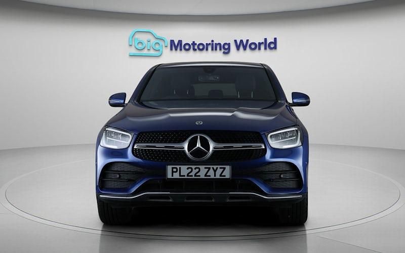 Usado Mercedes GLC220 AMG line 194 HP (142 kW) 2022 Azul Coupé
