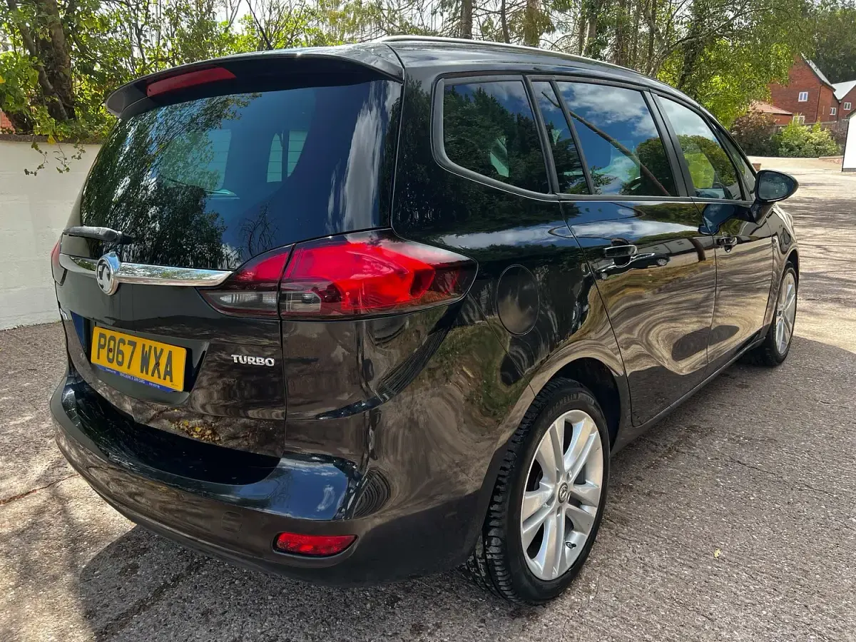 Used Vauxhall Zafira Tourer SRi 140 HP (102 kW) 2017 Black MPV