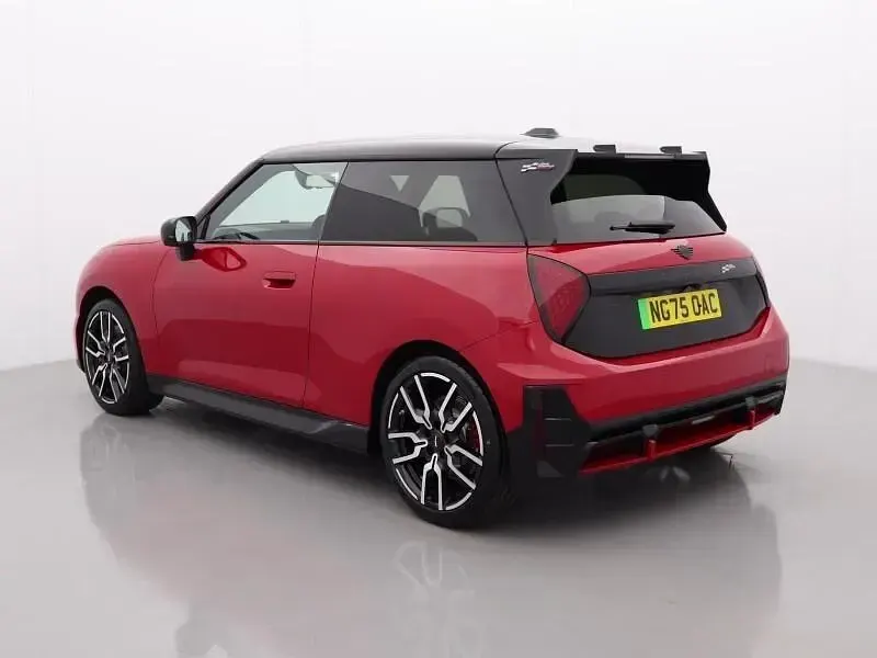 Used Mini Cooper Hatch 186 kW (254 HP) 2025 Red Hatchback