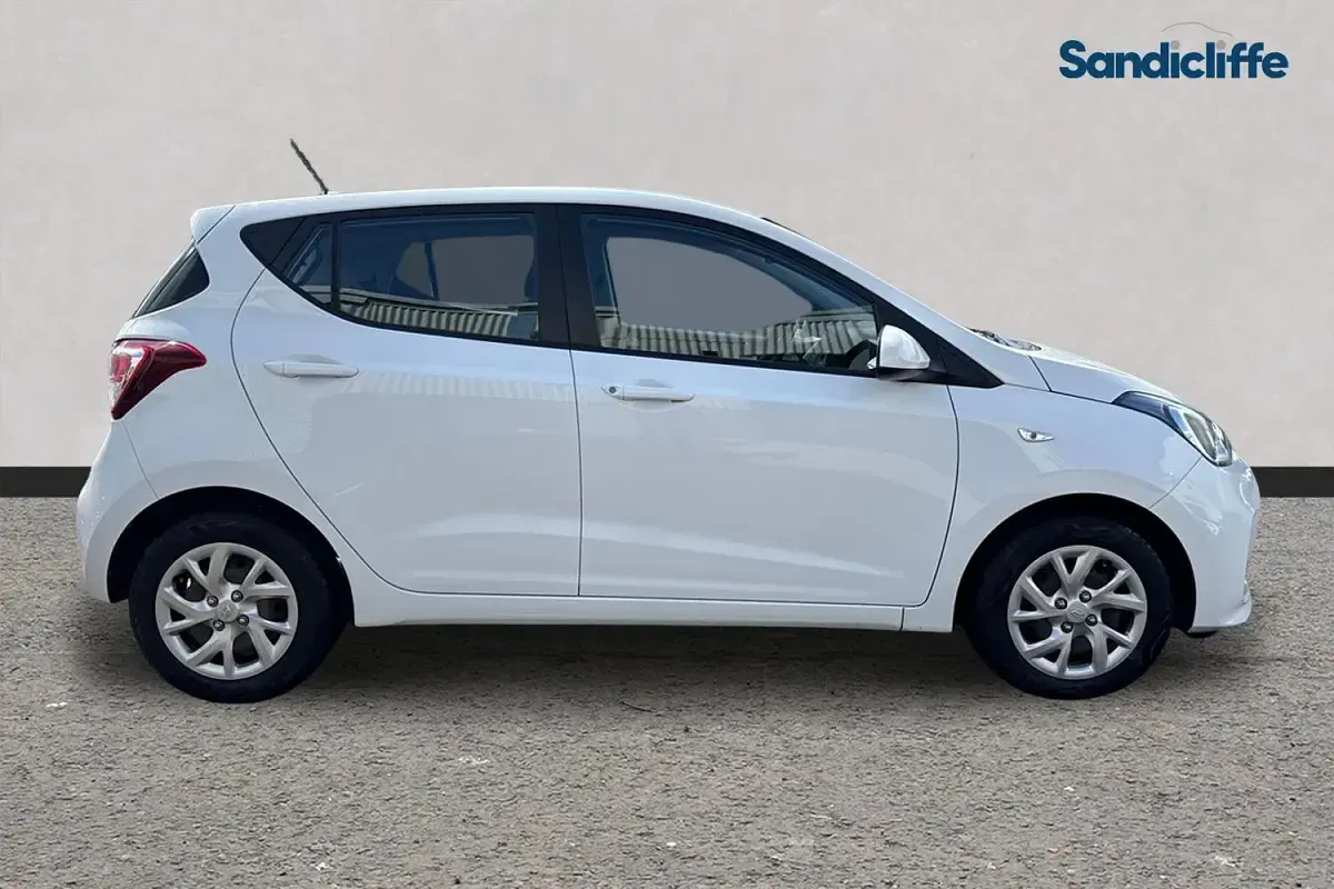 Usado Hyundai i10 SE 67 HP (49 kW) 2020 Branco Citadino