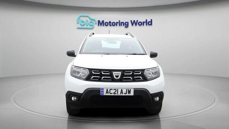 Used Dacia Duster Comfort 100 HP (73 kW) 2021 White SUV