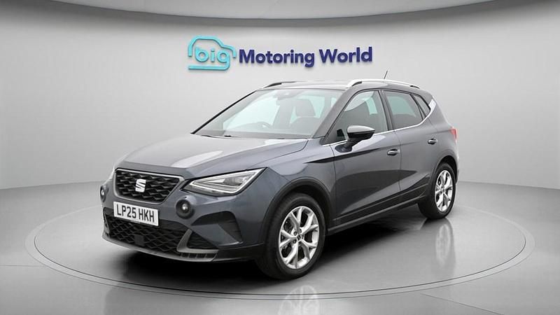Used Seat Arona FR 115 HP (84 kW) 2025 Grey SUV