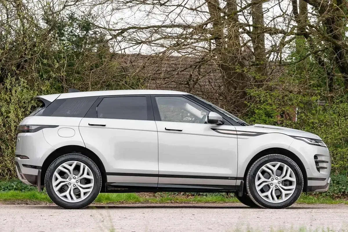 Used Land Rover Range Rover evoque SE Dynamic 180 HP (132 kW) 2020 Silver SUV