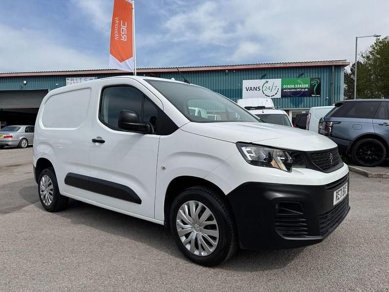 Second-hand Peugeot Partner Premium 2021 Alb Monovolum