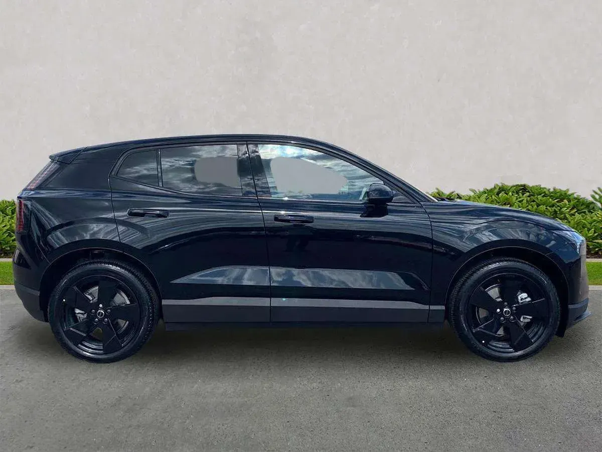 New Volvo EX30 Plus 200 kW (272 HP) 2026 Onyx black SUV