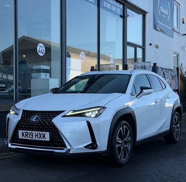 Used Lexus UX 250h 184 HP (135 kW) 2019 White SUV